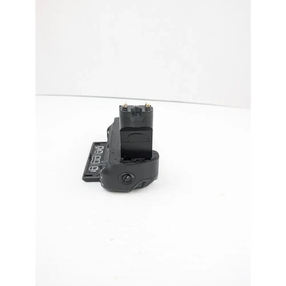 Canon EOS 5D Mark II DSLR BG-E6 Grip 2 Batteries 128GB CF Card Tested